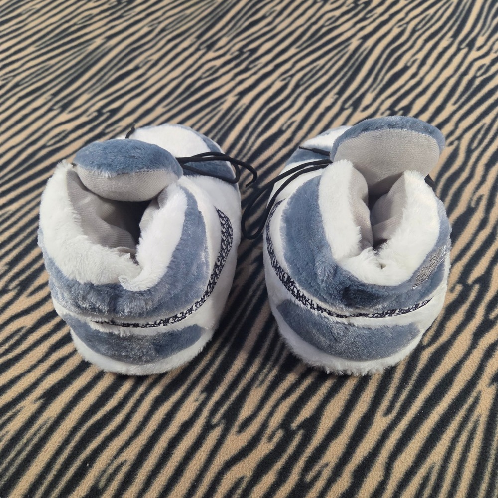 NWOT Puffy Dior Grey White Plush Sneaker Slippers Novelty House Shoes 36-44 - Picture 4 of 7